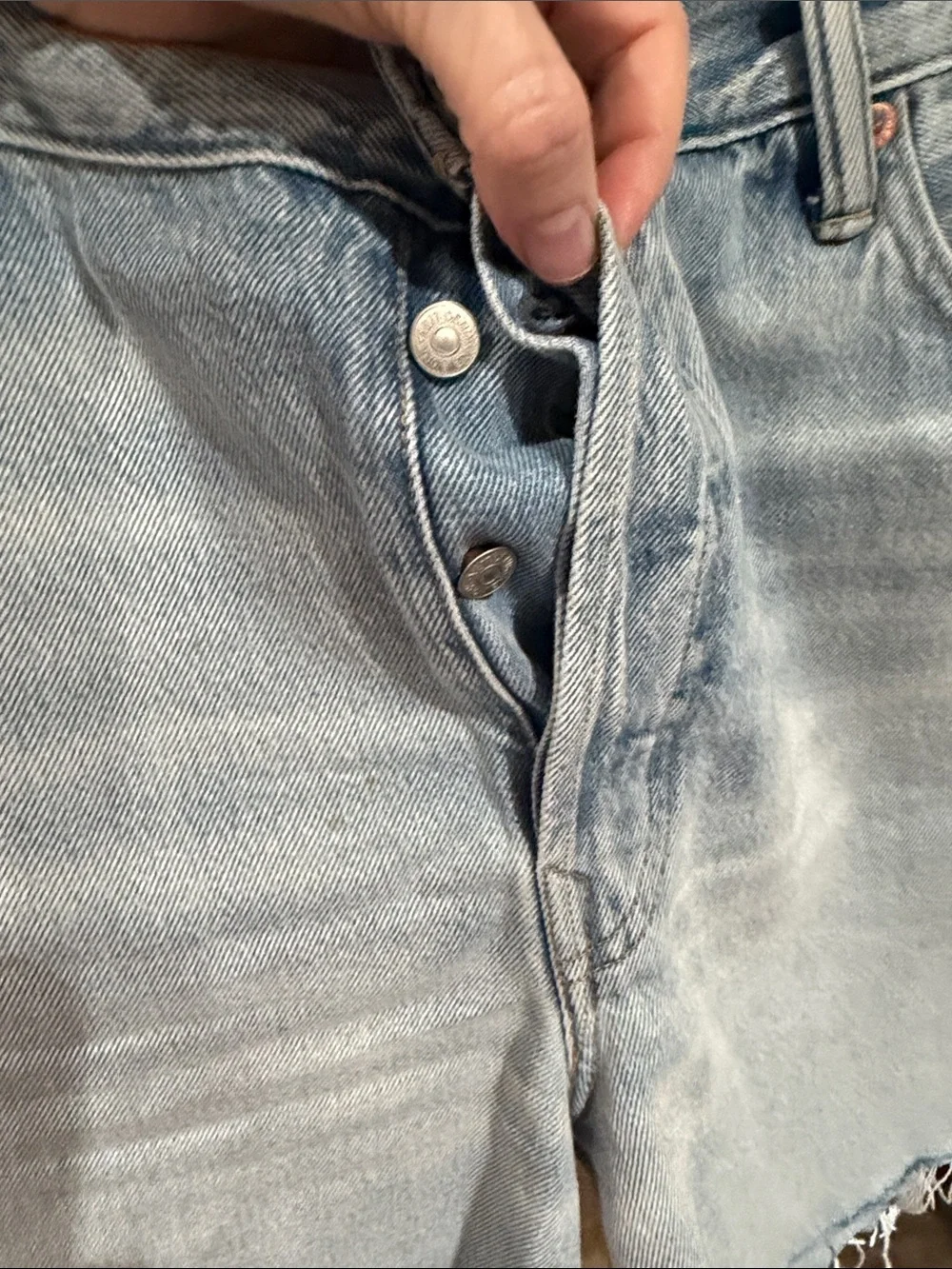 American Eagle Outfitters Light Wash Raw Hem Denim Shorts Baggy